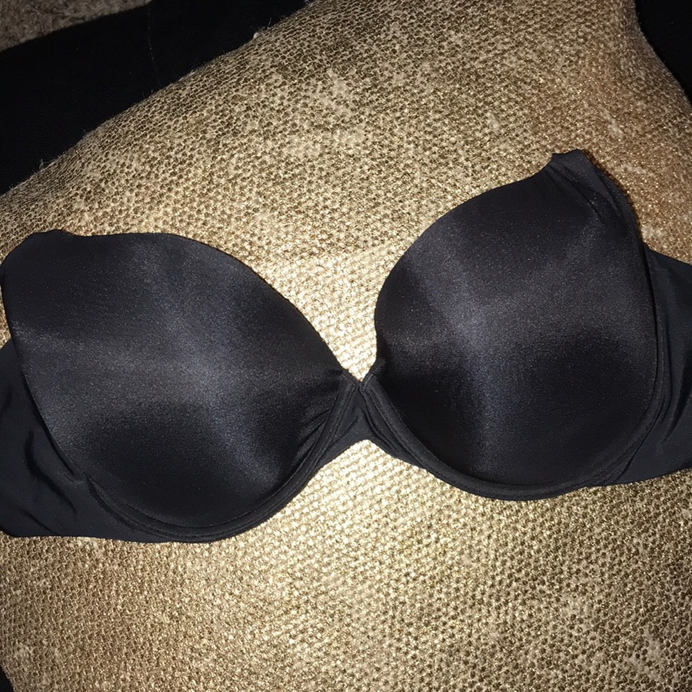Victoria’s Secret Black Bra 36D light lining